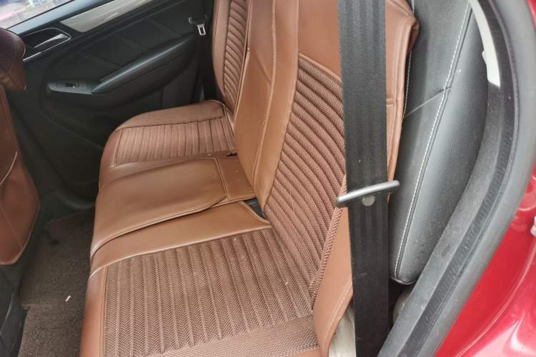 Used Roewe RX5 2018 20T Two-Wheel Drive Manual Internet Smart Edition Left Rear Seat