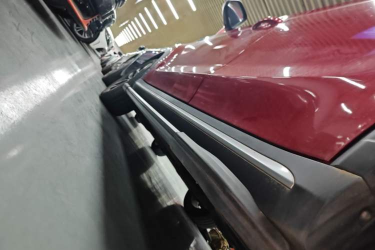 Used Roewe RX5 2018 30T Two-Wheel Drive Automatic Internet Smart Edition Left Side Sill