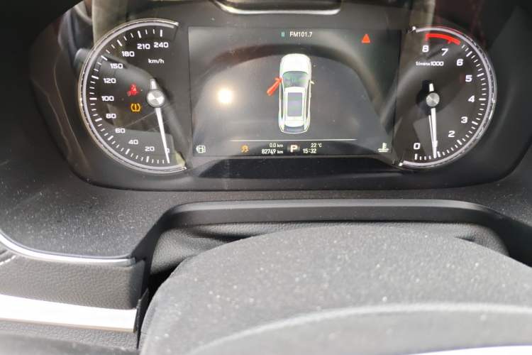 Used Roewe RX5 2018 20T Two-Wheel Drive Automatic Internet Smart Luxury Edition Odometer Close Up