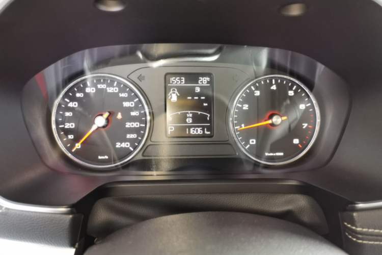 Used Roewe RX5 2018 20T Two-Wheel Drive Automatic Internet Smart Edition Odometer Close Up