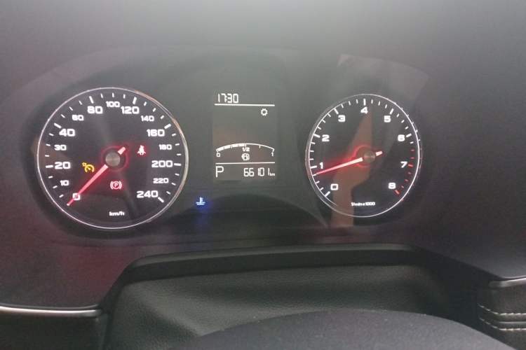 Used Roewe RX5 2018 20T Two-Wheel Drive Automatic Flagship Edition Odometer Close Up