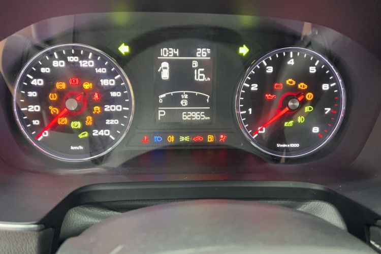 Used Roewe RX5 2018 20T Two-Wheel Drive Automatic Internet Smart Edition Odometer Close Up