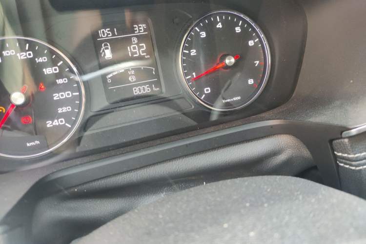 Used Roewe RX5 2018 20T Two-Wheel Drive Manual Internet Smart Edition Odometer Close Up