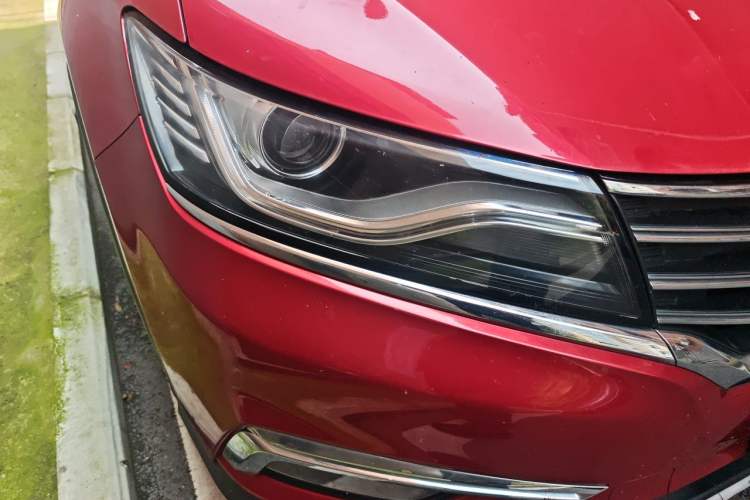 Used Roewe RX5 2018 20T Two-Wheel Drive Automatic Internet Smart Edition Right Front Headlight
