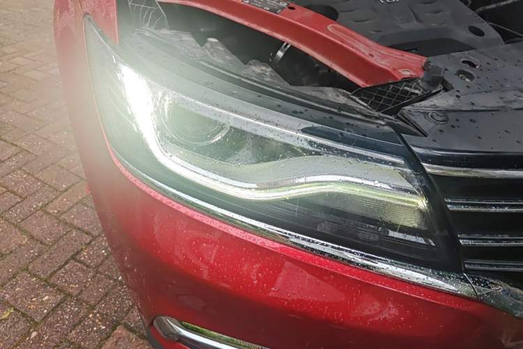 Used Roewe RX5 2018 20T Two-Wheel Drive Automatic Flagship Edition Right Front Headlight