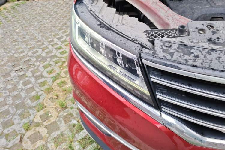 Used Roewe RX5 2018 20T Two-Wheel Drive Automatic Internet Smart Luxury Edition Right Front Headlight