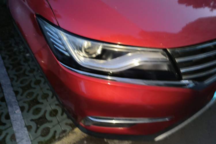 Used Roewe RX5 2018 20T Two-Wheel Drive Automatic Flagship Edition Right Front Headlight