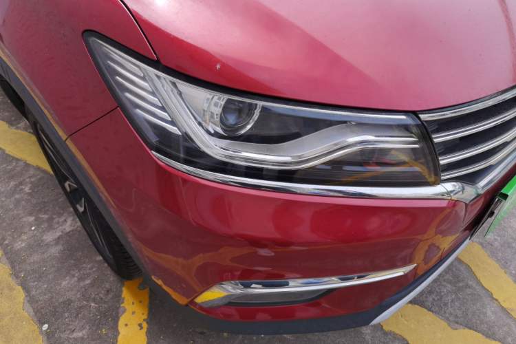 Used Roewe RX5 2018 20T Two-Wheel Drive Automatic Internet Smart Edition Right Front Headlight