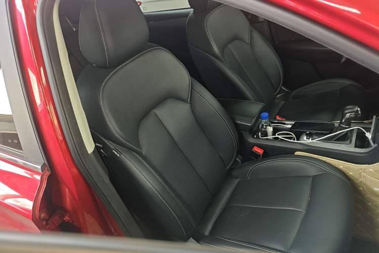 Used Roewe RX5 2018 30T Two-Wheel Drive Automatic Internet Platinum Edition Right Front Seat