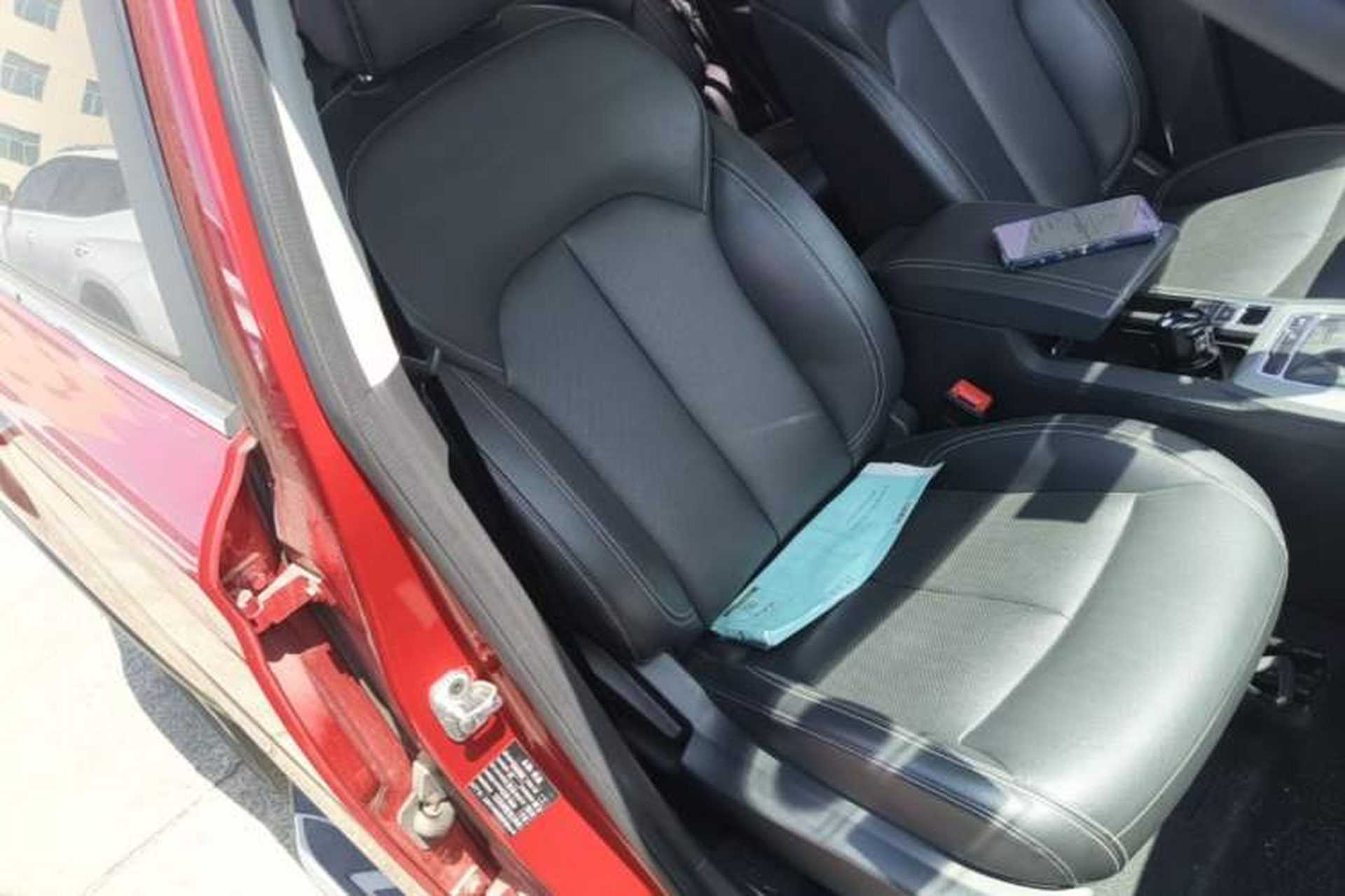 Used Roewe RX5 2018 20T Two-Wheel Drive Automatic Internet Smart Edition Right Front Seat
