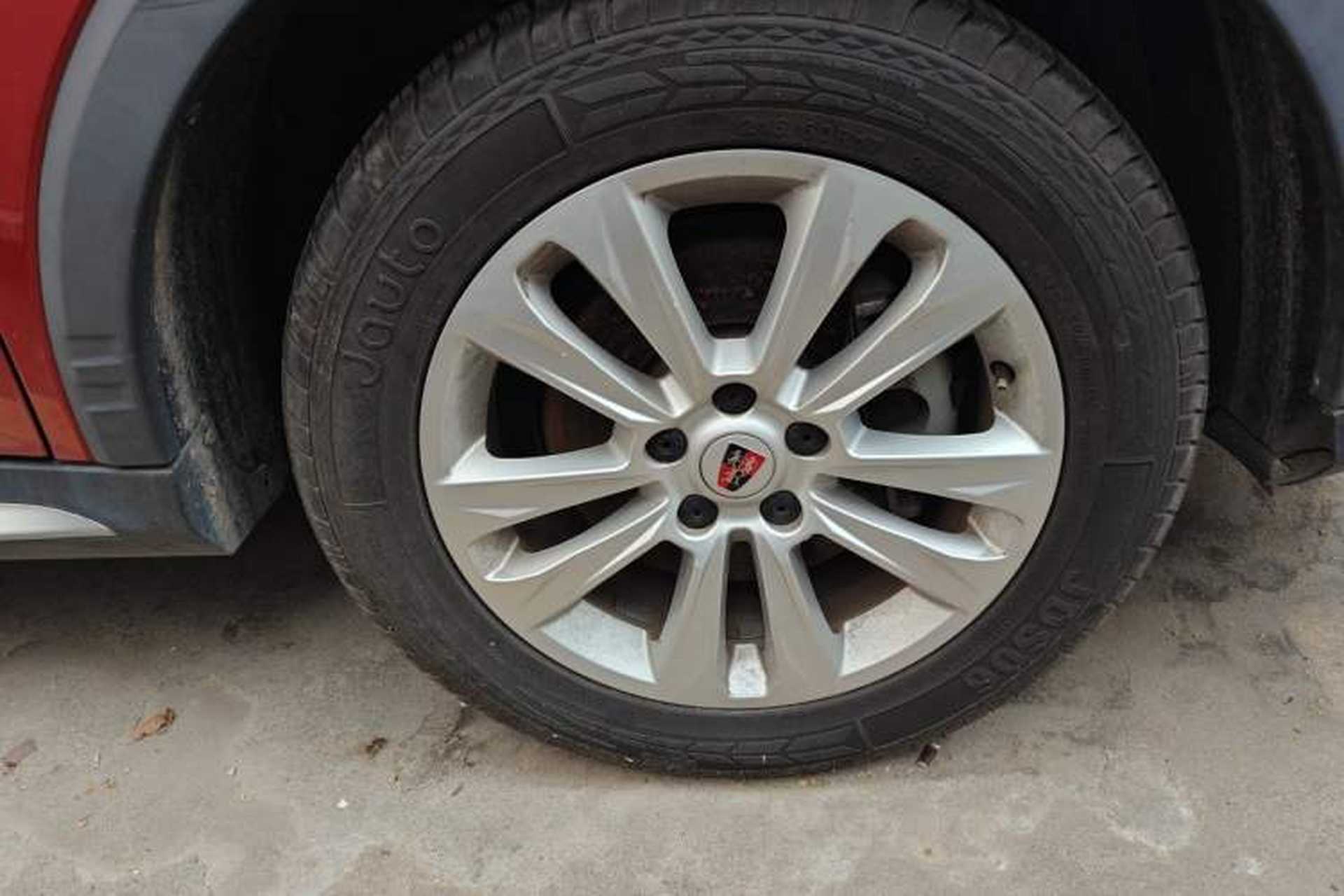 Used Roewe RX5 2018 20T Two-Wheel Drive Automatic Internet Smart Edition Right Front Wheel Hub