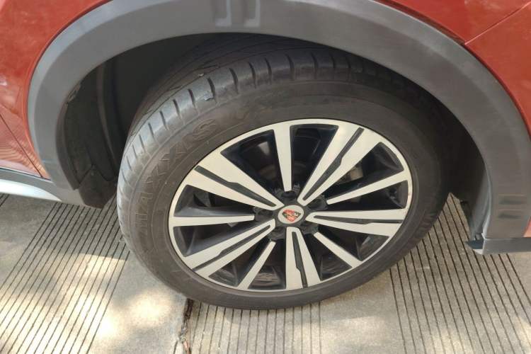 Used Roewe RX5 2018 20T Two-Wheel Drive Automatic Flagship Edition Right Front Wheel Hub
