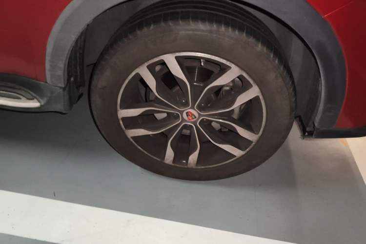 Used Roewe RX5 2018 20T Two-Wheel Drive Automatic Internet Smart Luxury Edition Right Front Wheel Hub