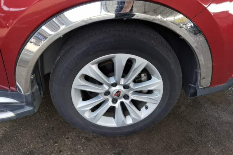 Used Roewe RX5 2018 20T Two-Wheel Drive Automatic Internet Smart Edition Right Front Wheel Hub