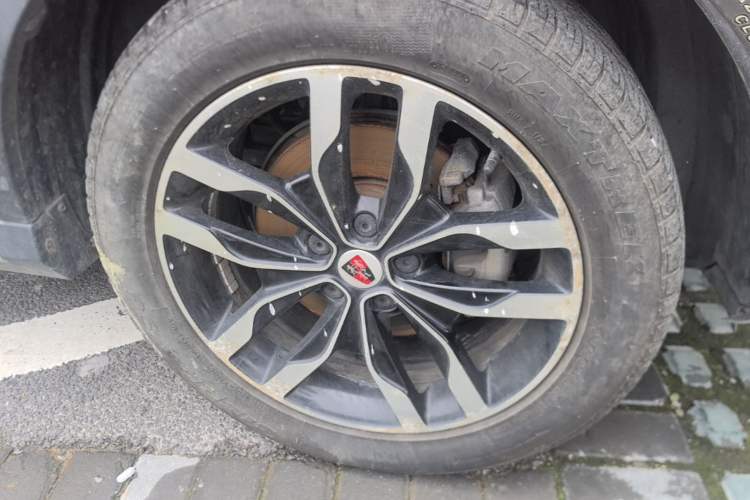 Used Roewe RX5 2018 20T Two-Wheel Drive Manual Internet Smart Edition Right Front Wheel Hub
