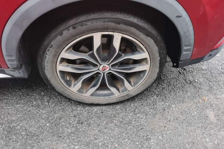 Used Roewe RX5 2018 20T Two-Wheel Drive Manual Internet Smart Edition Right Front Wheel Hub