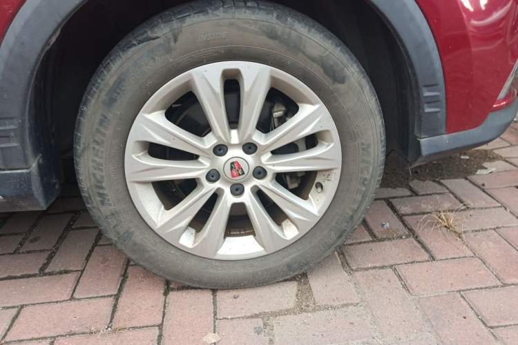 Used Roewe RX5 2018 20T Two-Wheel Drive Automatic Flagship Edition Right Front Wheel Hub