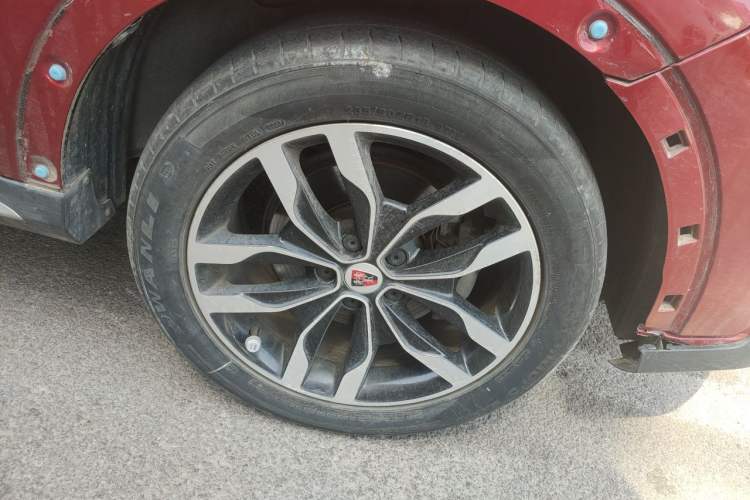 Used Roewe RX5 2018 20T Two-Wheel Drive Manual Internet Smart Edition Right Front Wheel Hub