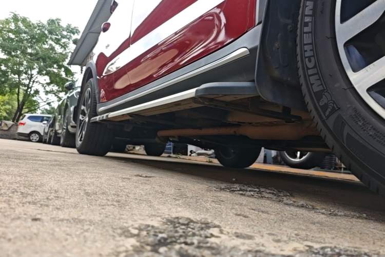 Used Roewe RX5 2018 20T Two-Wheel Drive Manual Internet Smart Edition Right Side Sill
