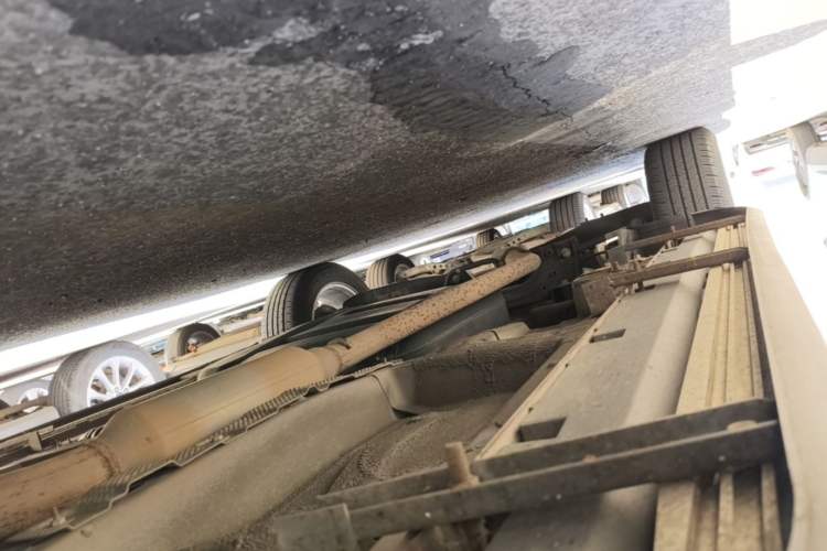 Used Roewe RX5 2018 20T Two-Wheel Drive Automatic Internet Smart Edition Right Side Sill