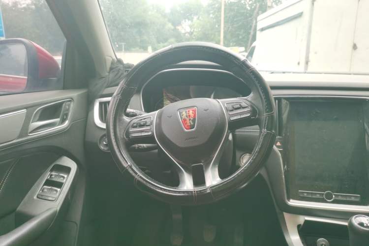 Used Roewe RX5 2018 20T Two-Wheel Drive Manual Internet Smart Edition Steering Wheel