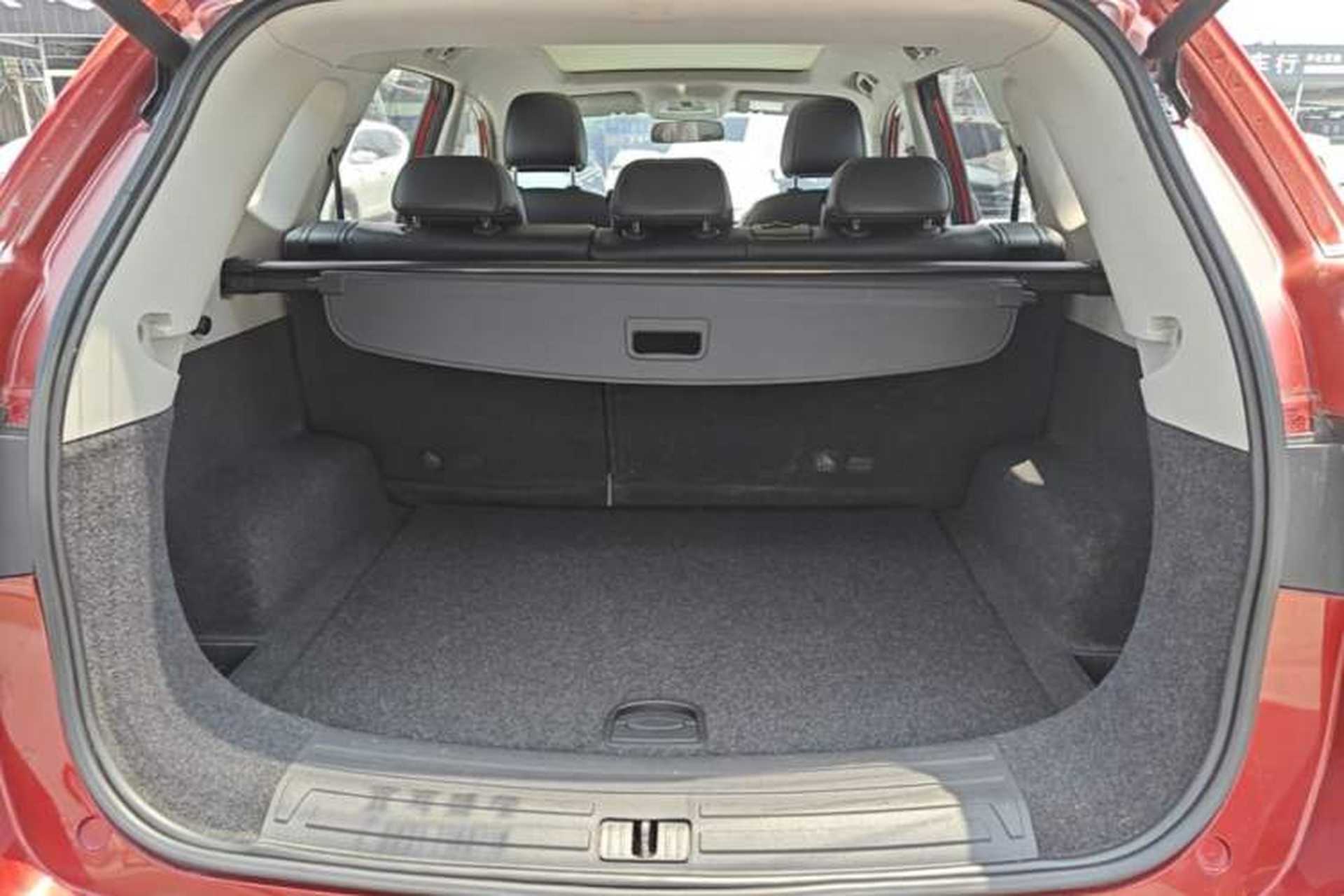 Used Roewe RX5 2018 20T Two-Wheel Drive Automatic Internet Smart Edition Trunk