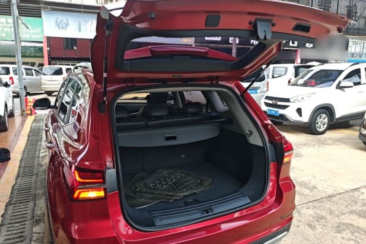 Used Roewe RX5 2018 20T Two-Wheel Drive Manual Internet Smart Edition Trunk