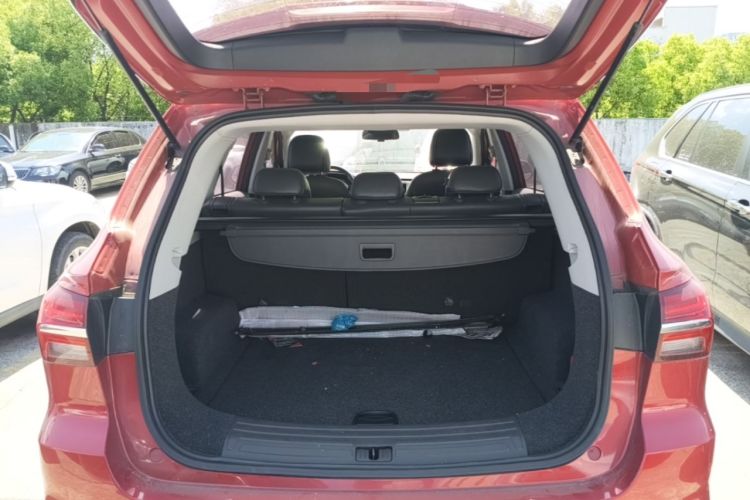 Used Roewe RX5 2018 20T Two-Wheel Drive Automatic Internet Smart Edition Trunk