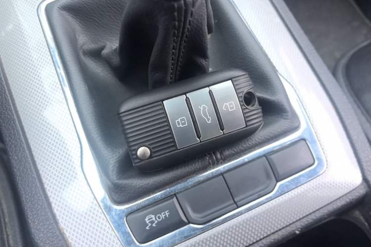 Used Roewe RX5 2018 20T Two-Wheel Drive Manual Internet Smart Edition Vehicle Key