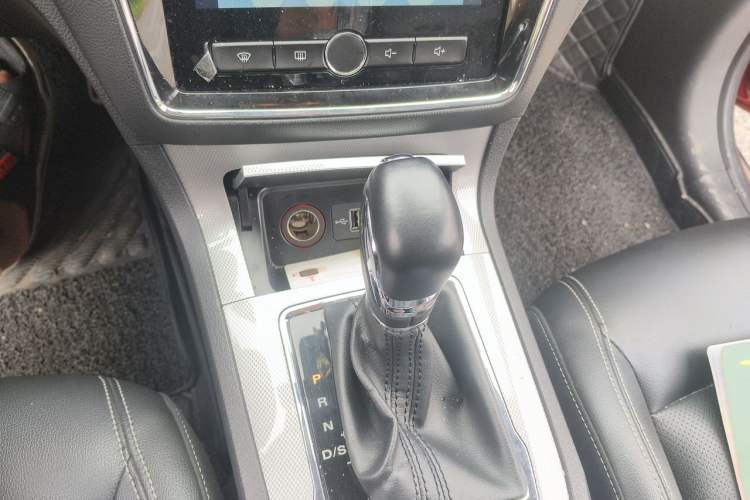 Used Roewe RX5 2018 30T Two-Wheel Drive Automatic Internet Platinum Edition Vehicle Key