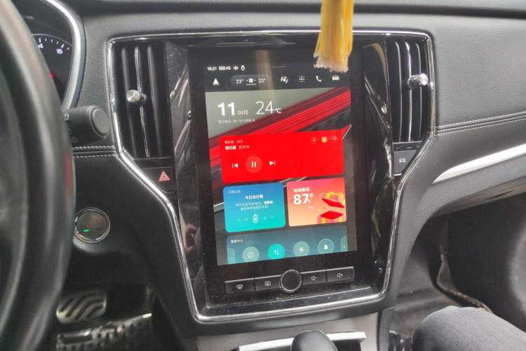 Used Roewe RX5 2018 20T Two-Wheel Drive Automatic Internet Smart Edition Audio And AC Panel