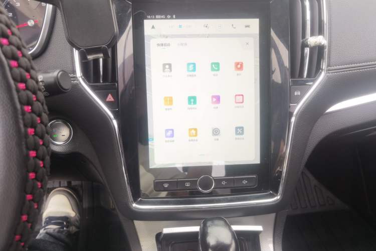 Used Roewe RX5 2018 20T Two-Wheel Drive Automatic Internet Smart Edition Audio And AC Panel