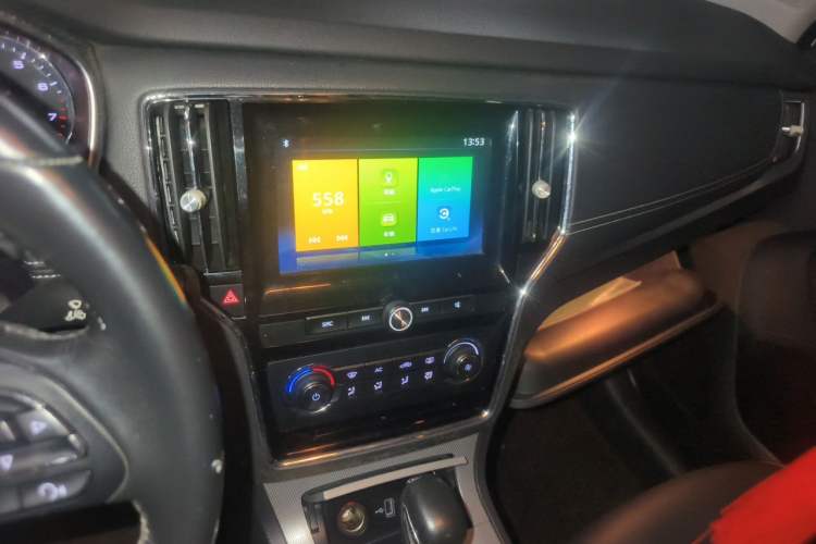 Used Roewe RX5 2018 20T Two-Wheel Drive Automatic Flagship Edition Audio And AC Panel