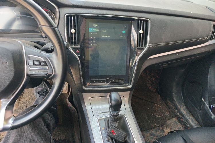 Used Roewe RX5 2018 30T Two-Wheel Drive Automatic Internet Smart Edition Audio And AC Panel