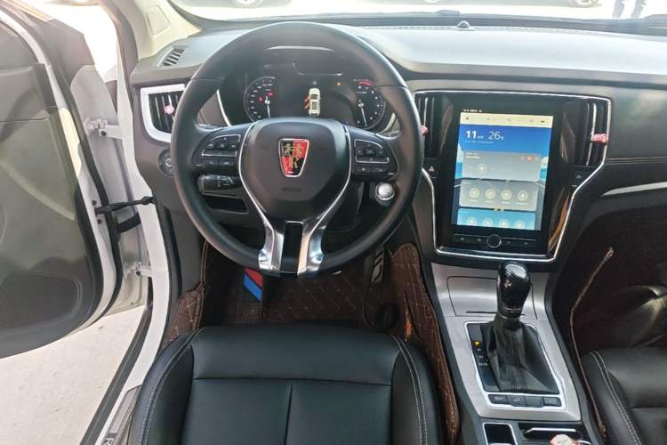 Used Roewe RX5 2018 30T Two-Wheel Drive Automatic Internet Platinum Edition Audio And AC Panel