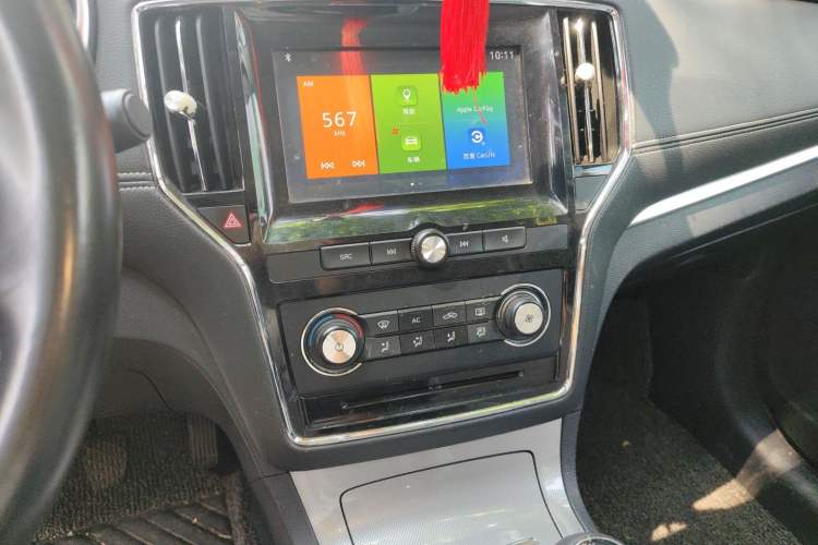 Used Roewe RX5 2018 20T Two-Wheel Drive Manual Flagship Edition Audio And AC Panel