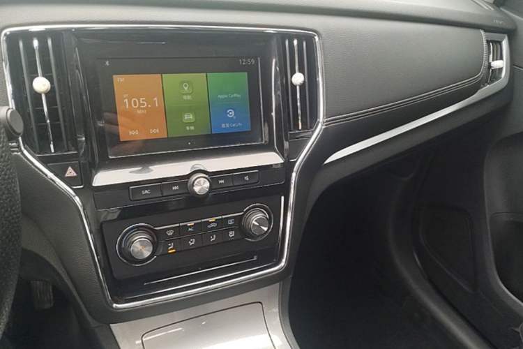 Used Roewe RX5 2018 20T Two-Wheel Drive Manual Flagship Edition Audio And AC Panel