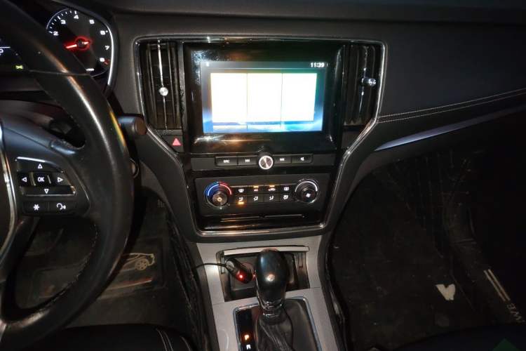Used Roewe RX5 2018 20T Two-Wheel Drive Automatic Flagship Edition Audio And AC Panel