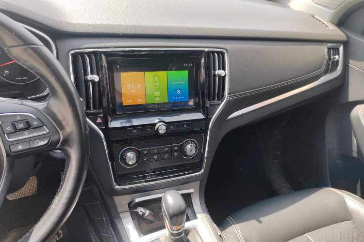 Used Roewe RX5 2018 20T Two-Wheel Drive Automatic Flagship Edition Audio And AC Panel