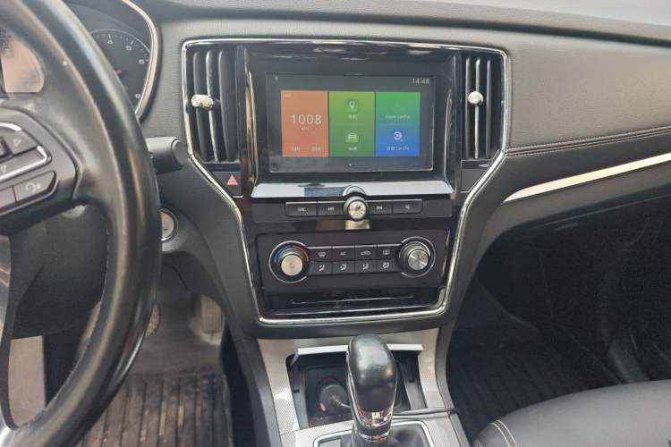 Used Roewe RX5 2018 20T Two-Wheel Drive Automatic Flagship Edition Audio And AC Panel