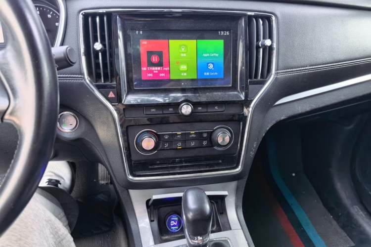 Used Roewe RX5 2018 20T Two-Wheel Drive Automatic Flagship Edition Audio And AC Panel