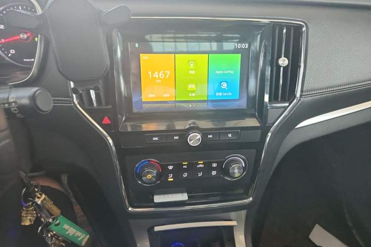 Used Roewe RX5 2018 20T Two-Wheel Drive Manual Flagship Edition Audio And AC Panel