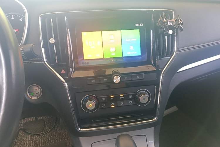 Used Roewe RX5 2018 20T Two-Wheel Drive Automatic Flagship Edition Audio And AC Panel
