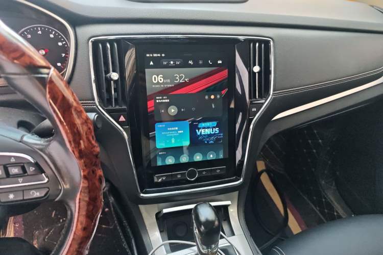 Used Roewe RX5 2018 20T Two-Wheel Drive Automatic Internet Smart Edition Audio And AC Panel