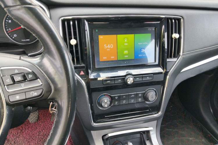 Used Roewe RX5 2018 20T Two-Wheel Drive Manual Flagship Edition Audio And AC Panel