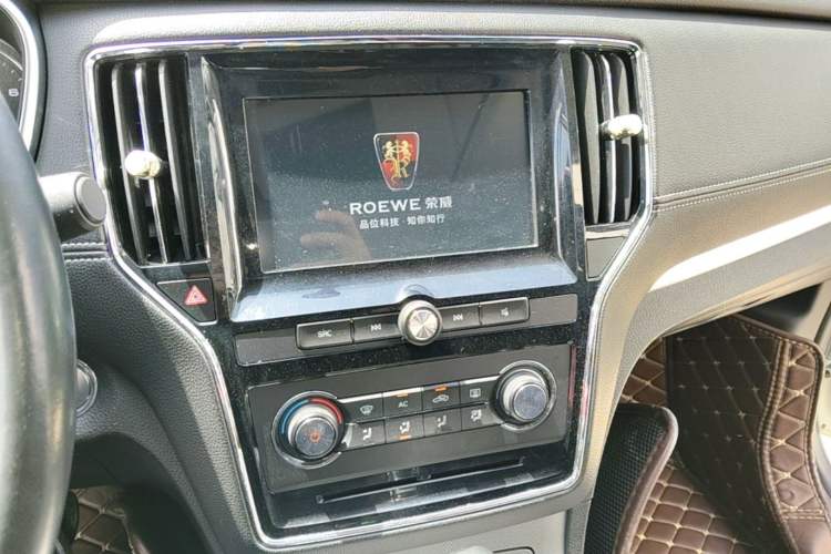 Used Roewe RX5 2018 20T Two-Wheel Drive Automatic Flagship Edition Audio And AC Panel