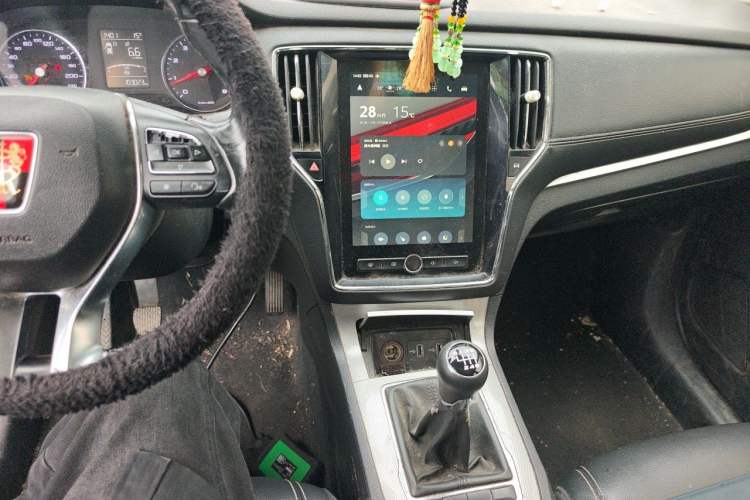 Used Roewe RX5 2018 20T Two-Wheel Drive Manual Internet Smart Edition Audio And AC Panel