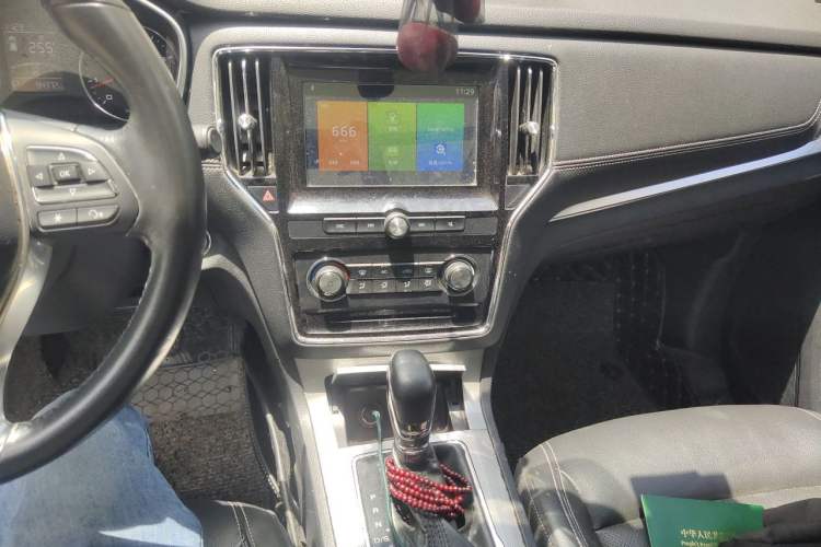 Used Roewe RX5 2018 20T Two-Wheel Drive Automatic Flagship Edition Audio And AC Panel