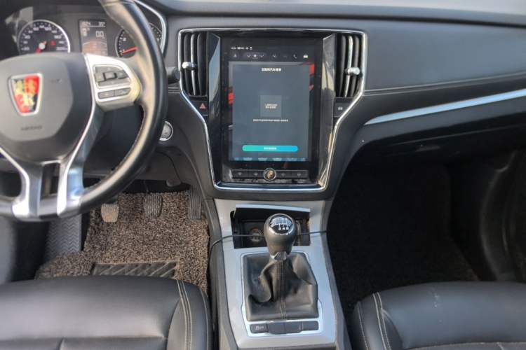Used Roewe RX5 2018 20T Two-Wheel Drive Manual Internet Smart Edition Audio And AC Panel