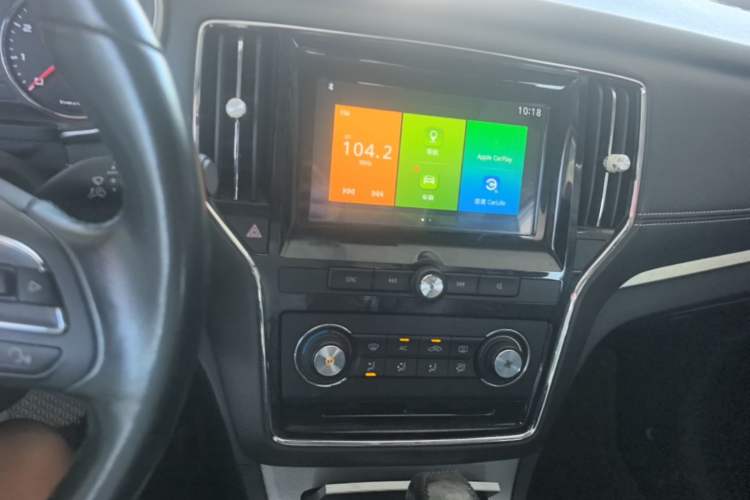 Used Roewe RX5 2018 20T Two-Wheel Drive Automatic Flagship Edition Audio And AC Panel